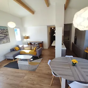 https://terrasse-130m-panoramique-piscine-parking.fr-provencehotel.com